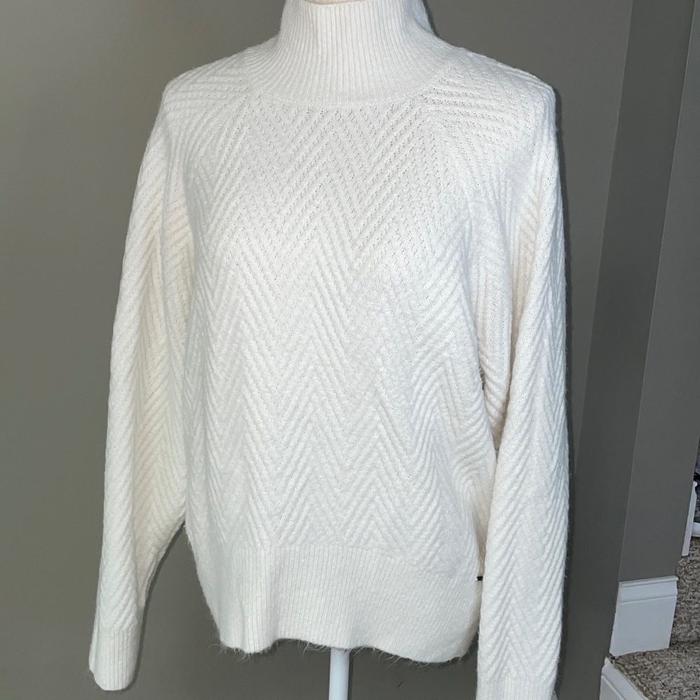 Abercrombie and Fitch women’s oversized small ivory sweater. Like new